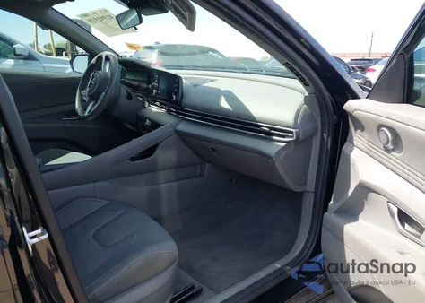 2021 Hyundai Elantra Sel z USA, uszkodzony, nr VIN KMHLS4AG3MU063095